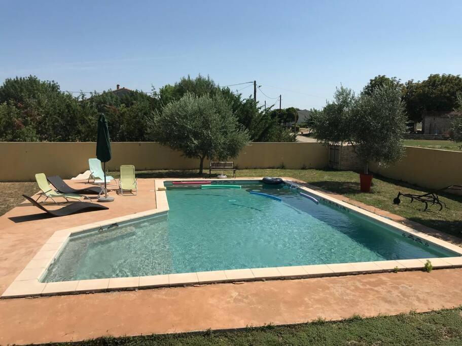 Loue Studio Dans Une Villa Avec Piscine Terrasse Saint-Theodorit Exterior foto