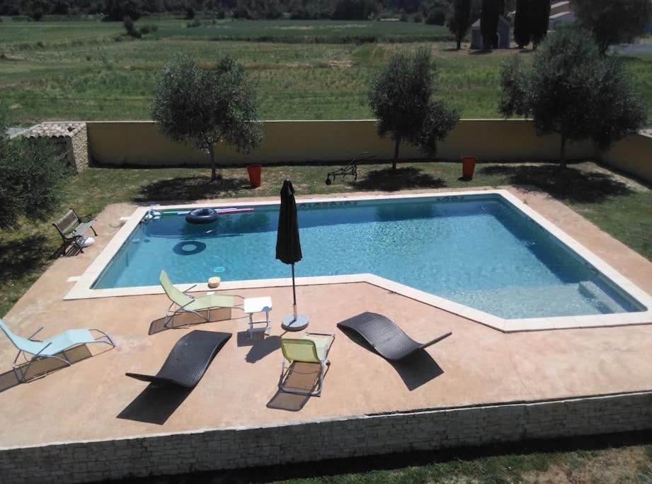 Loue Studio Dans Une Villa Avec Piscine Terrasse Saint-Theodorit Exterior foto